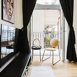 Διαμέρισμα Days - One-bedroom With Netflix And High Speed Wifi In Karlin *