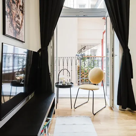 Lejlighed Days - One-bedroom With Netflix And High Speed Wifi In Karlin *