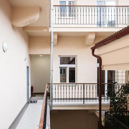 Days - One-bedroom With Netflix And High Speed Wifi In Karlin *