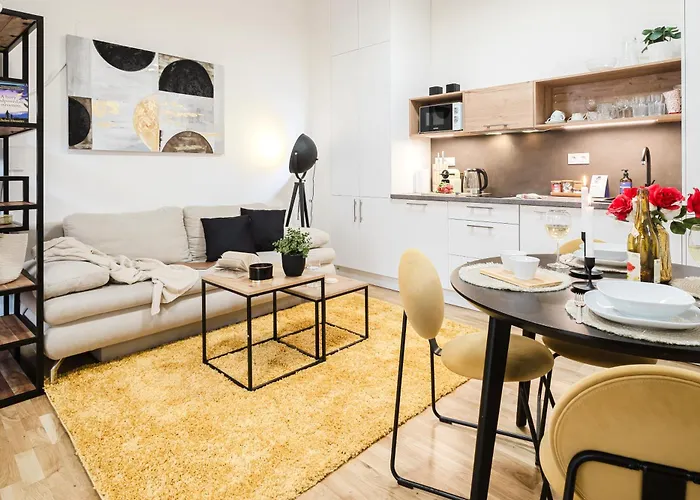 Apartment Days - One-bedroom With Netflix And High Speed Wifi In Karlin Prag